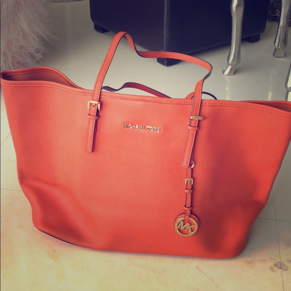 Michael Kira Tote